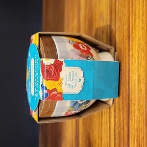 New Pioneer woman  sweet romance salt cellar